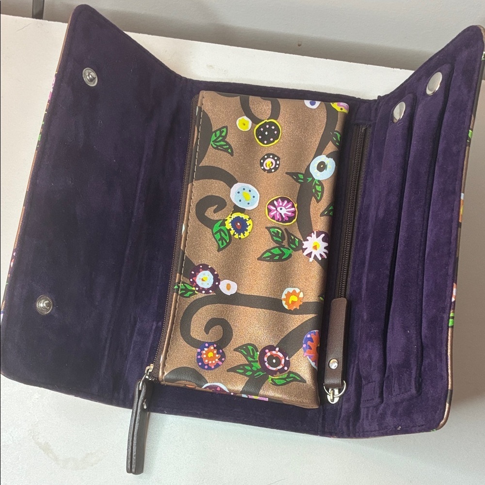 St Jude Rose Metallic Gold Trifold Travel Jewelry Pouch Flower Vine 4”x8” - Picture 5 of 8